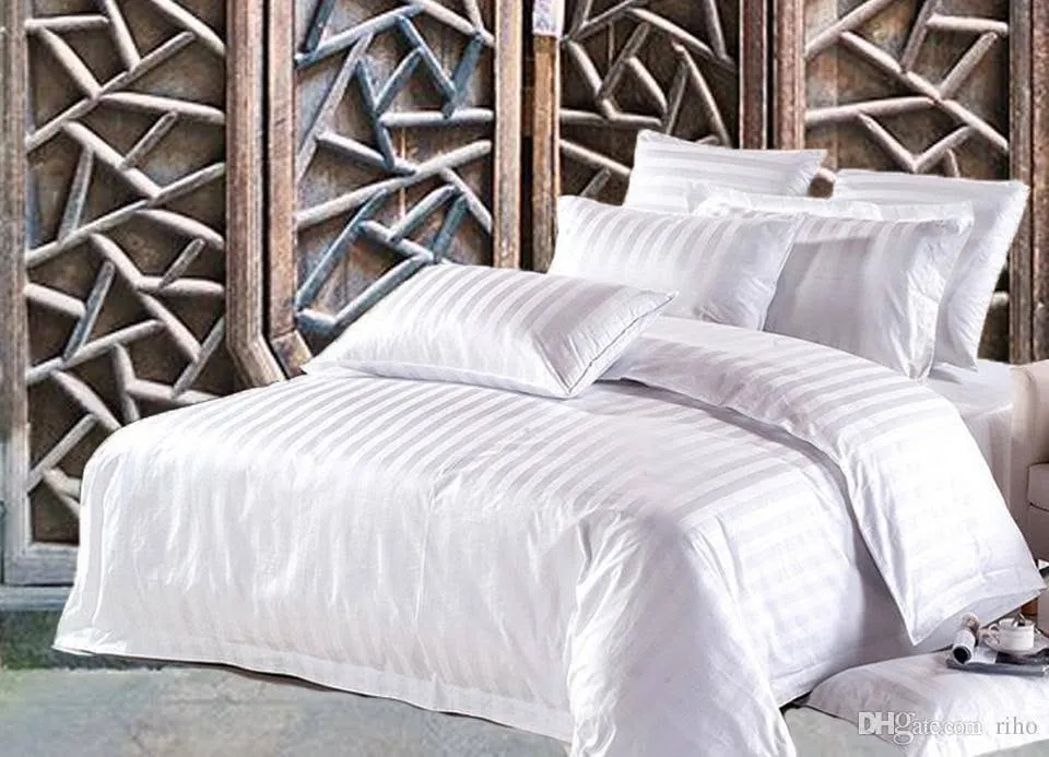 Striped hotel duvet and pillows